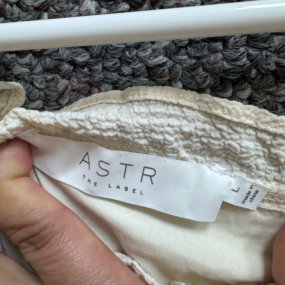 Astr the label Baby doll Coquette Cottagecore Tiered Cream Textured Maxi Dress - Picture 5 of 7